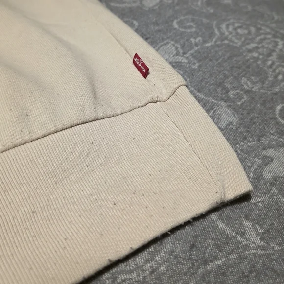 Levi's Graphic Crew in Cream and Pink (Size S, Oversized) - Picture 4 of 7